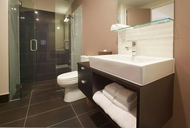 2 Bedrooms, Deluxe, Lake View, Hilton Queenstown Resort and Spa 9/10