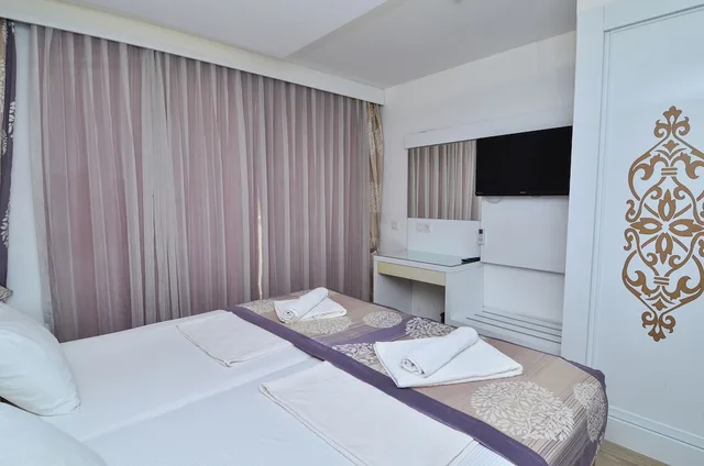 غرفة قياسية بسرير مزدوج، Tropic Hotel Side 4/10