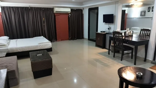 جناح جونيور بحوض استحمام، Sun City Hotel 2/2