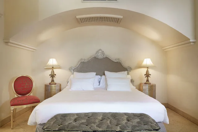 جناح فاخر بسرير كينج بشرفة، Romano Palace 5/7