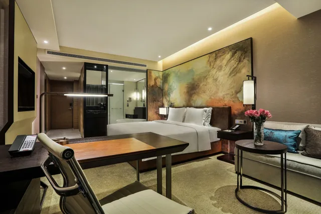 غرفة قياسية بسرير كينج بإطلالة على النهر، CROWNE PLAZA CHENGDU WENJIANG 6/10