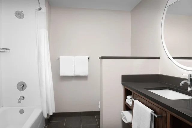 غرفة بسريرين كوين، Courtyard Marriott Paso Robles 3/6