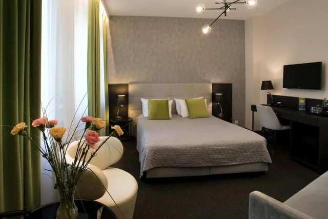 غرفة قياسية بسرير مزدوج، Atrium Hotel 4/6