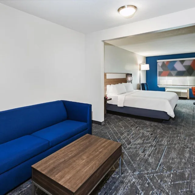جناح بسرير كينج مع أريكة، Holiday Inn Express & Suites Houston Space Ctr - Clear Lake 5/8
