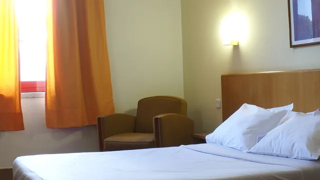 غرفة قياسية بسرير مزدوج أو سريرين منفصلين، Flag Hotel Porto Maia 1/2