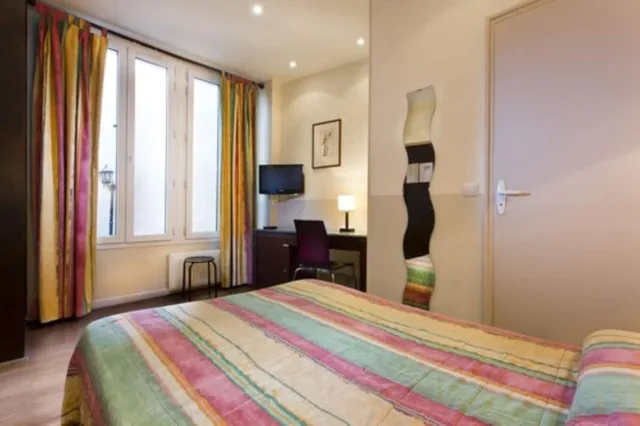 غرفة بأربعة أسرّة، Merryl Hotel 5/9