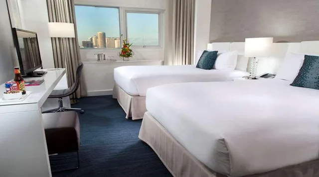 Savvy, Double Bed، YVE HOTEL MIAMI 1/3