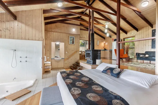 1 Bedroom, Tree House، TREETOPS SEAVIEW MONTVILLE 3/3
