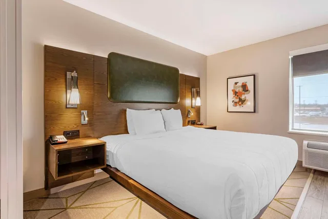 جناح بسرير كينج مع أريكة، Best Western Plus Riata 1/2