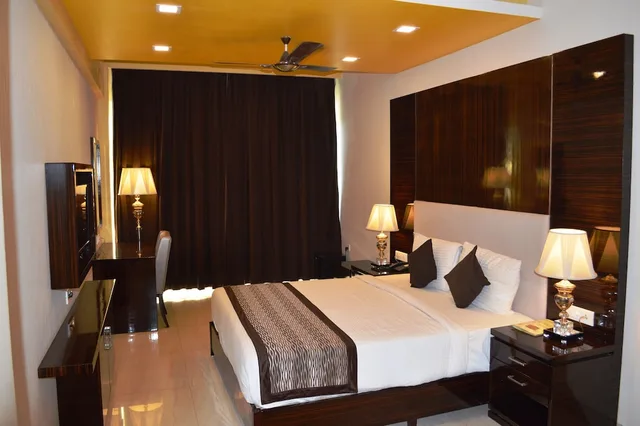 جناح تنفيذي بسرير مزدوج بشرفة، Hotel Calangute Central 2/4