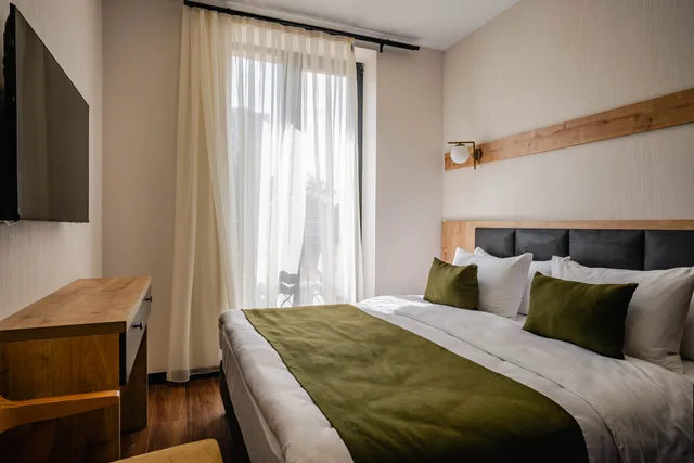 Classic Twin or Double Room, Akhaltsikhe Inn 1/3