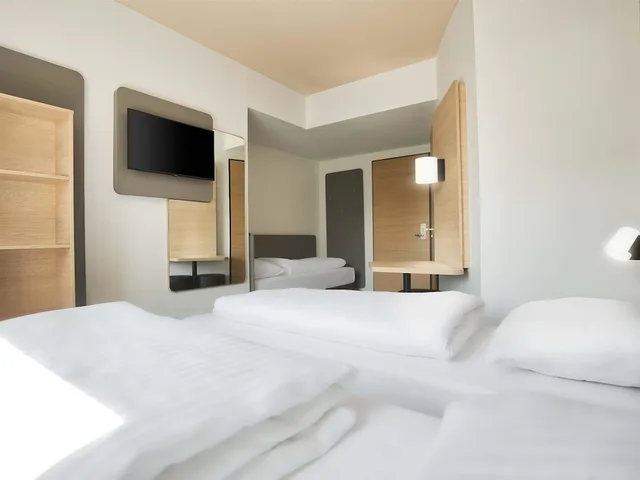 غرفة ثلاثية بثلاثة أسرّة، B&B Hotel Koln-City 3/6