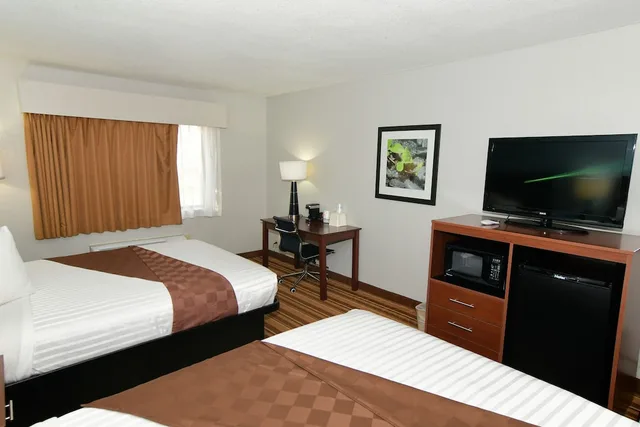 غرفة قياسية بسريرين كوين، Rock Island Inn & Suites Marshalltown 2/3