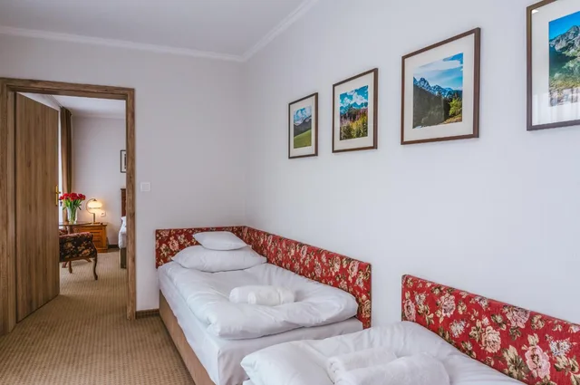 استوديو عائلي، Hotel Paryski Art & Business 2/6