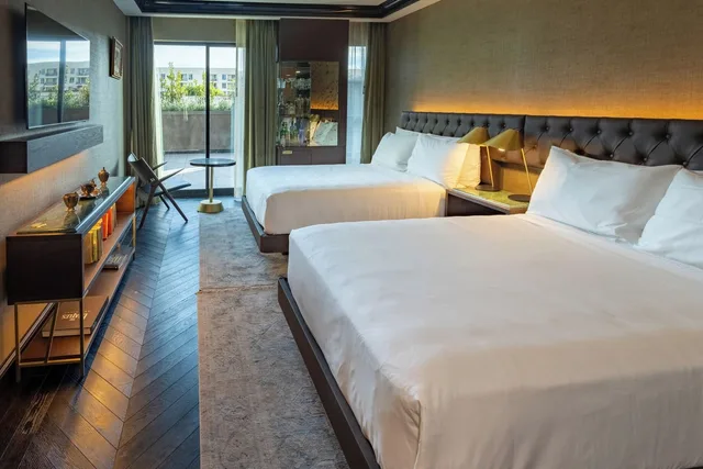 غرفة سوبيريور بسرير مزدوج بشرفة، Whisky Hotel 1/2