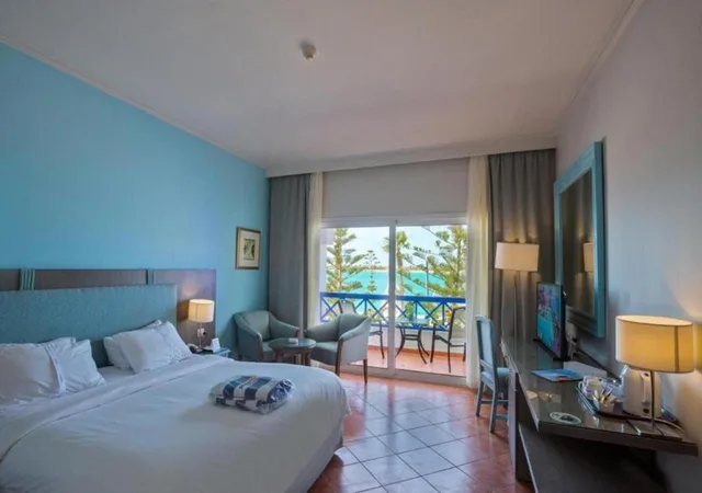 غرفة سوبيريور بسرير مزدوج أو سريرين منفصلين بإطلالة على البحر، M Hotels at Porto Marina 5/9