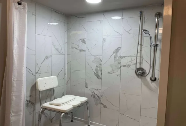 جناح استوديو بسرير كوين لذوي الإعاقة، Microtel Inn and Suites by Wyndham Bossier City 4/6
