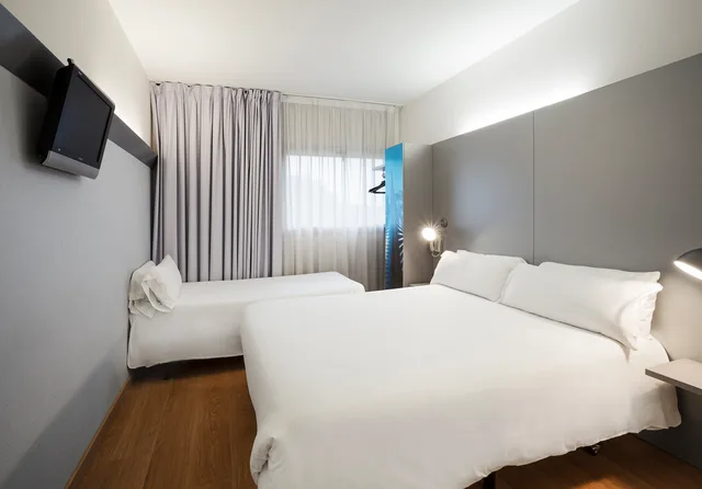 غرفة عائلية، B&B HOTEL Girona 2 2/3