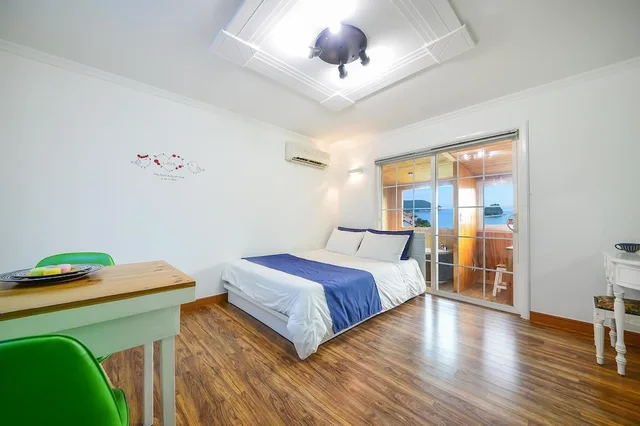 1 Bedroom, Emerald, Basic, Double Bed، Geoje Blue Neoul Pension 1/4