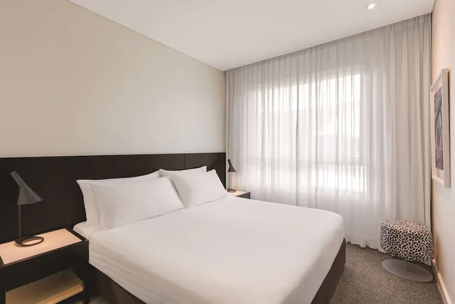 2 Bedrooms, Apartment, King and Twin Beds, Adina Apartment Hotel Perth 2/4