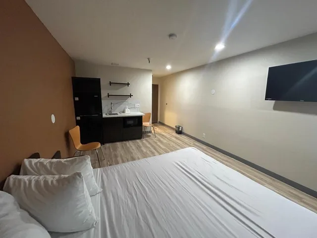 2 Full Beds - Non-Smoking, Kitchen، Studio6 Suites Cameron Park, CA - Folsom 2/5