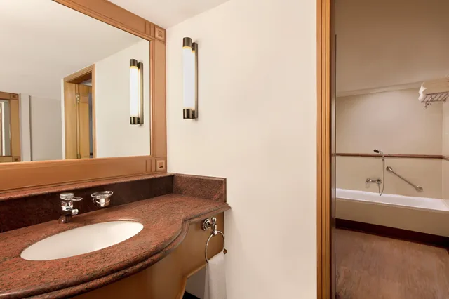 غرفة كلوب بسريرين منفصلين بإطلالة على المدينة، Le Meridien Kochi 8/8