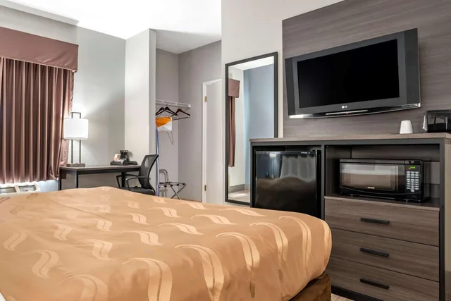 غرفة قياسية بسرير كينج، Quality Inn & Suites Demopolis AL 6/10