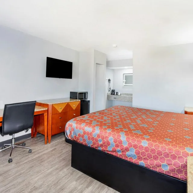 غرفة بسرير كينج، Executive Inn of Hondo 7/10