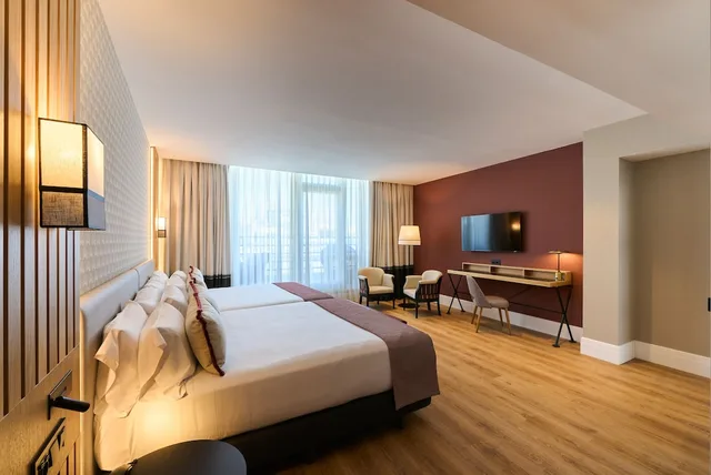 غرفة بريميوم بسريرين مزدوجين بشرفة، Hotel Catalonia Ramblas 3/4