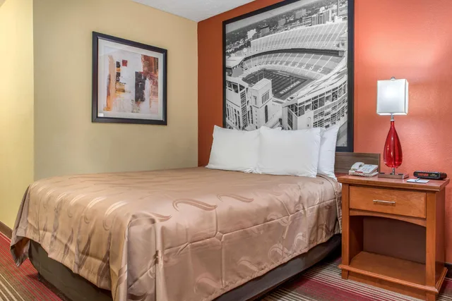 غرفة بسرير كوين، Quality Inn Columbus-East 2/7