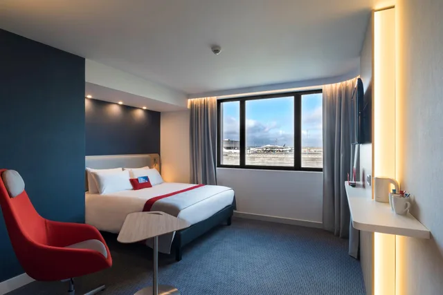 غرفة قياسية بسرير مزدوج أو سريرين منفصلين، HOLIDAY INN EXPRESS PARIS - CDG AIRPORT 1/3