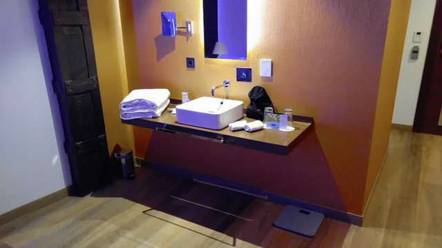 غرفة ديلوكس بسرير كينج بشرفة، MB BOUTIQUE HOTEL 4/4
