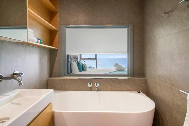 Rise 3 Bedroom Ocean View Apartment، Beach On Sixth 5/5