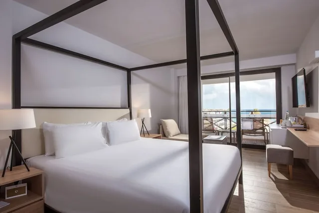 غرفة بسريرين منفصلين مع أريكة، Hersonissos Palace 3/4