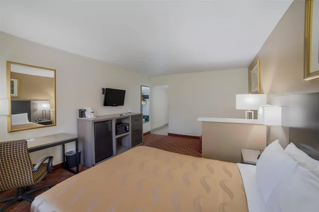 جناح بسرير كينج، Quality Inn & Suites Goodyear - Phoenix West 1/5
