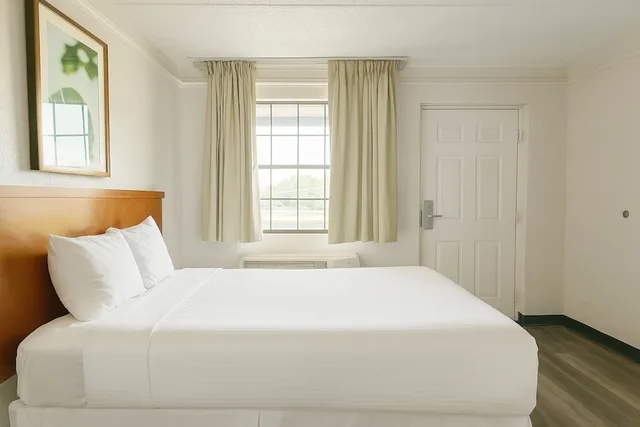 غرفة كومفورت بسرير كينج للمدخنين، Horizon Inn & Suites 1/10