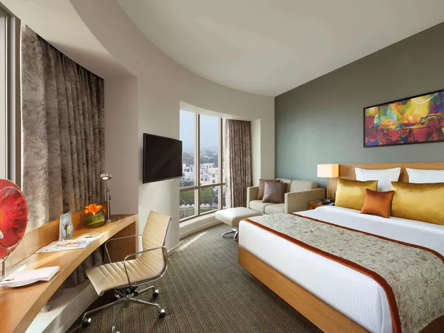 غرفة تنفيذية، Novotel Lucknow Gomti Nagar 2/3