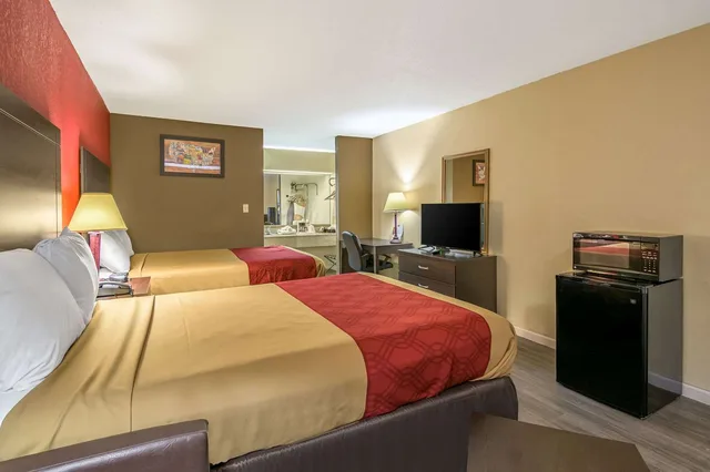 غرفة بسريرين مزدوجين، Econo Lodge Andalusia, AL 3/7