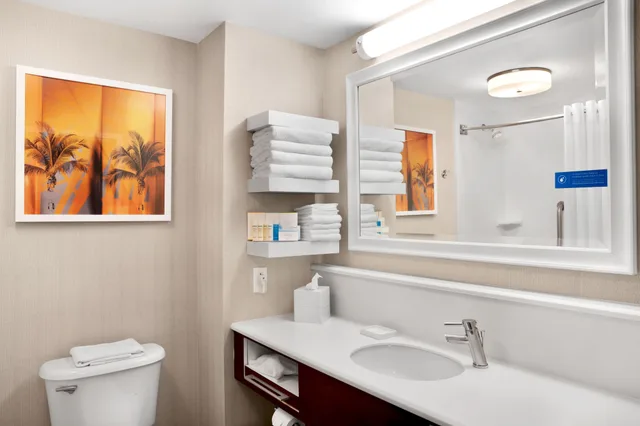 غرفة قياسية بسريرين كوين، Hampton Inn By Hilton Hallandale Beach Aventura 3/3