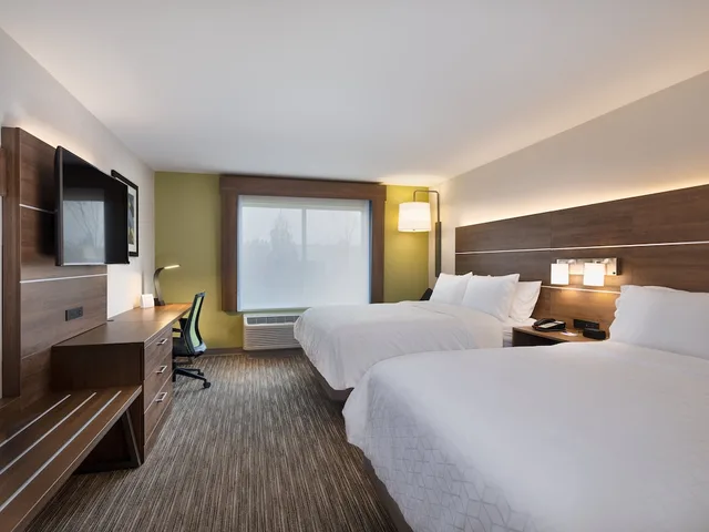 Standard, 2 Queen Beds, Accessible, Holiday Inn Express and Suites Salem North - Keizer 2/6