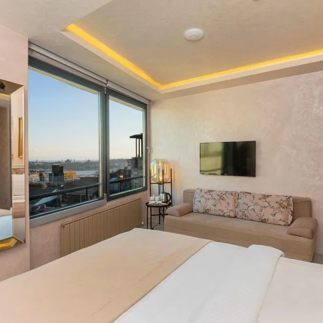 غرفة ديلوكس بسرير كينج بإطلالة على البحر، Ayramin Deluxe Hotel 2/5