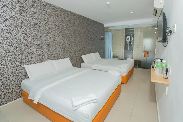 Family, 1 Hotel Mahkota Cheras 2/2