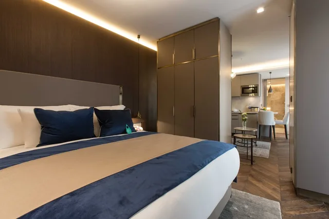 جناح جونيور بسرير كينج بإطلالة على المدينة، Noble22 Suites 2/5