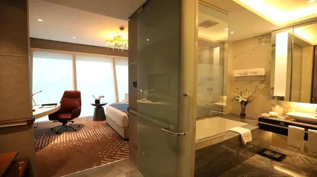غرفة قياسية بسرير كوين بإطلالة على المدينة، Vip Hotel 4/4