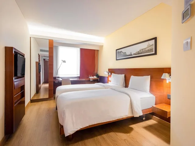 Standard Room Twin Bed with Extra Benefits، Ibis Delhi Airport 7/10