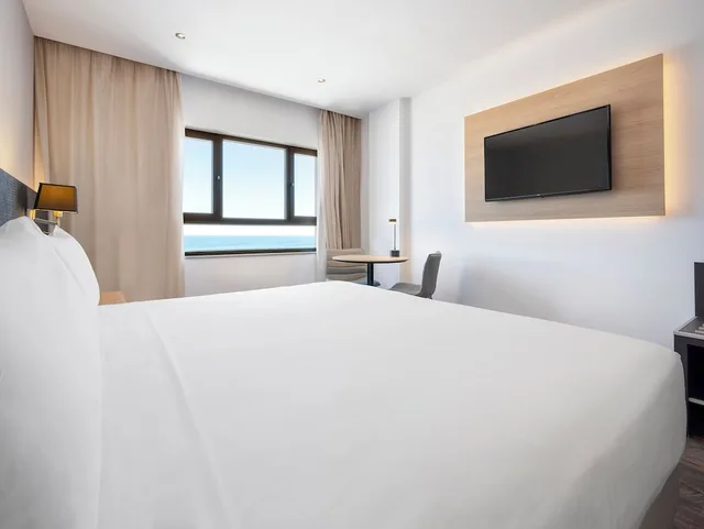 Superior, Double Bed, Sea View, Hotel Cadiz Paseo Del Mar Affiliated By Melia 7/10