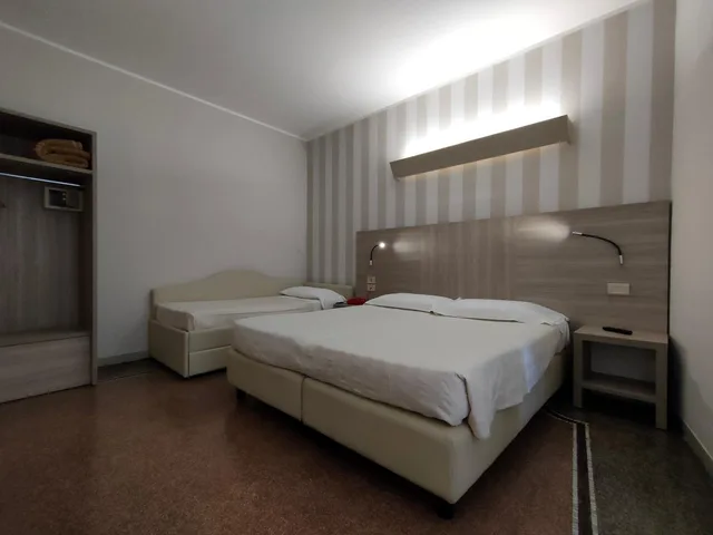 غرفة أساسية ثلاثية، Hotel Vittoria 4/5