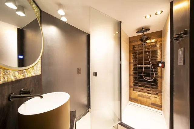 Economy, Triple, 1 Queen and 1 Single Bed, Mister Highland Hotel 4/4