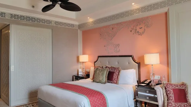 Palace, King Bed، The Leela Palace Jaipur 4/10