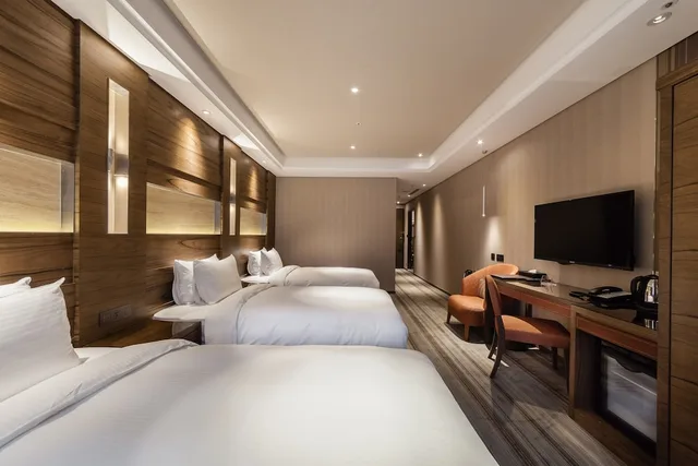 Room, Triple, 3 Beds, No Window، Green World Station Hotel 2/5